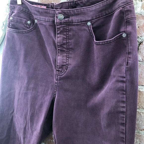 Free People curvy Float on Flares - Picture 15 of 15